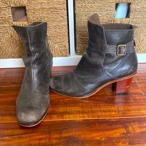 J Shoes Black Leather Heeled Ankle Boots Booties with Ankle Strap Size 8.5 or 39